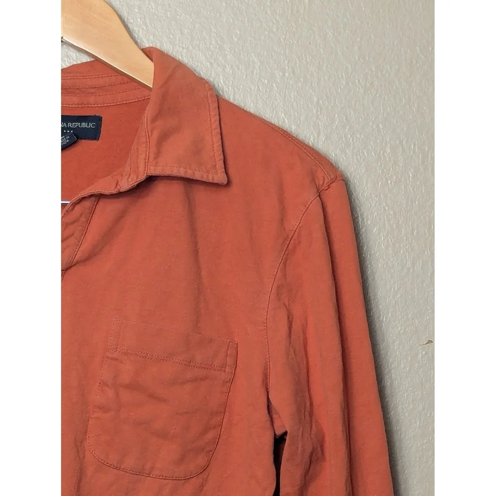 Banana Republic Polo Shirt Mens M Orange Long Sleeve V-Neck Cotton Chest Pocket